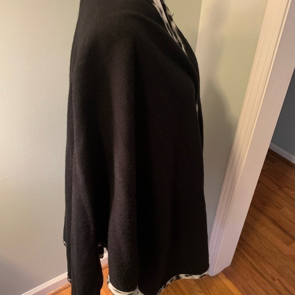 Fraas black wrap with animal print trim, one size - Picture 4 of 5